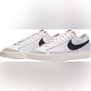 Nike Mens Vintage White Sneakers, sz 8
